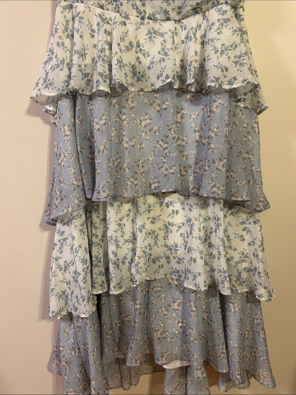 ARULA White and Blue Tiered Floral Print Dress-Size A (1X-16/18) - Picture 4 of 6